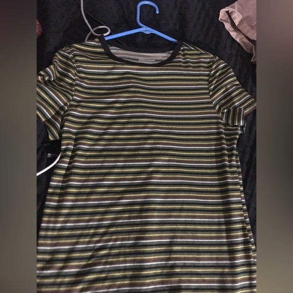 Green shirt - Picture 2 of 3